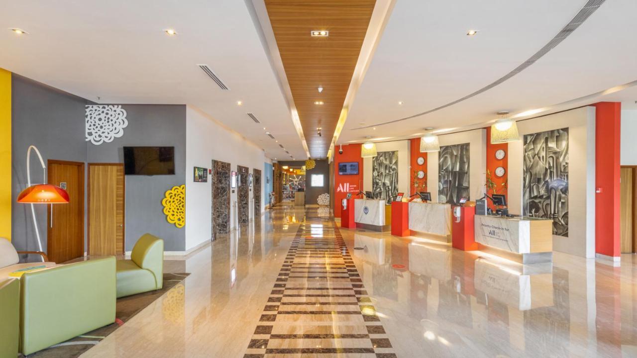 Hotel Ibis Gurgaon Golf Course Road - An Accor Brand Extérieur photo