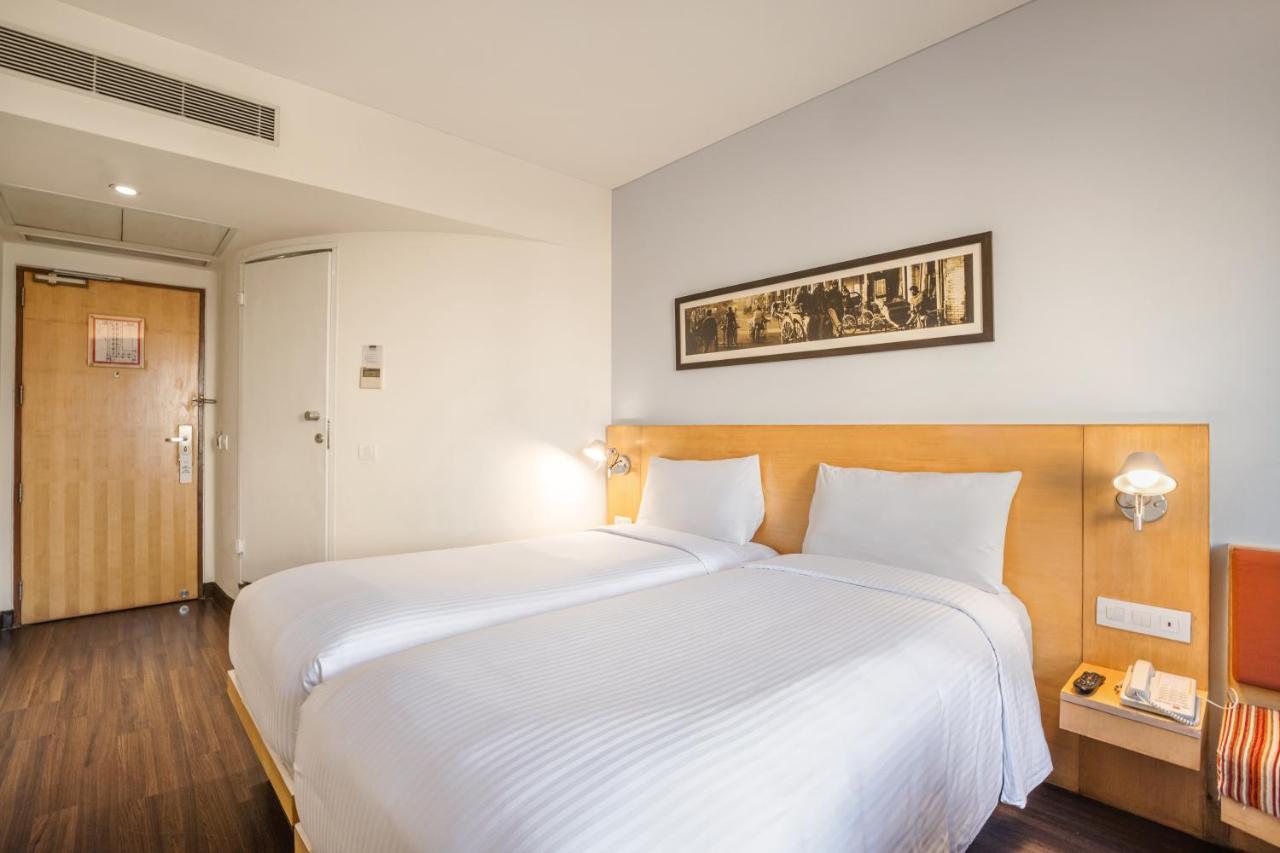 Hotel Ibis Gurgaon Golf Course Road - An Accor Brand Extérieur photo
